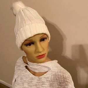 Women’s Artic Paw Cable Knit